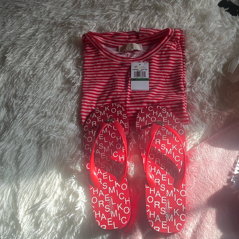 Michael kors tee and flip flops new